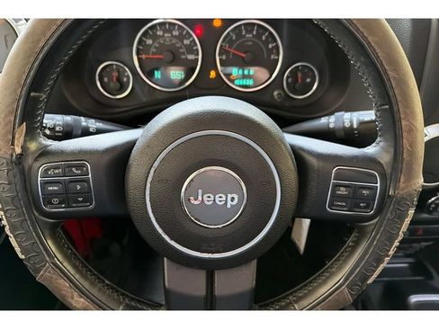 Used 2014 Jeep Wrangler Unlimited Rubicon w/ Connectivity Group AWD/4WD image 24