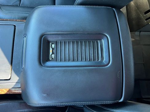 Used 2019 Chevrolet Suburban Premier image 42