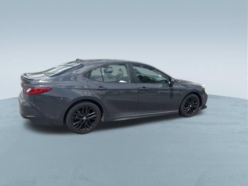 Used 2025 Toyota Camry SE FWD image 10