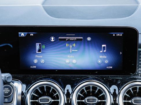 New 2026 Mercedes-Benz GLB 35 AMG 4MATIC image 12