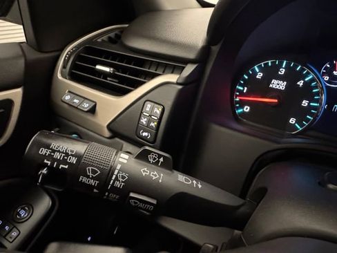 Used 2018 GMC Yukon Denali w/ Denali Ultimate Package image 12