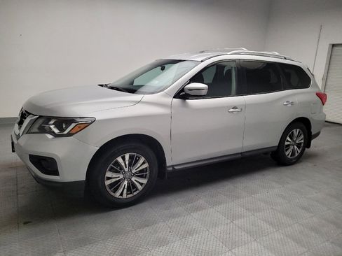 Used 2019 Nissan Pathfinder S FWD image 2
