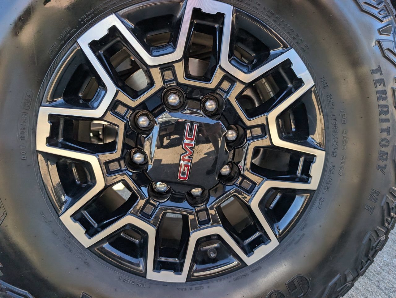 Used 2025 GMC Sierra 2500 AT4X AWD/4WD image 7