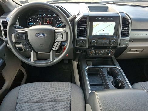 Used 2022 Ford F250 XLT w/ Black Appearance Package AWD/4WD image 11