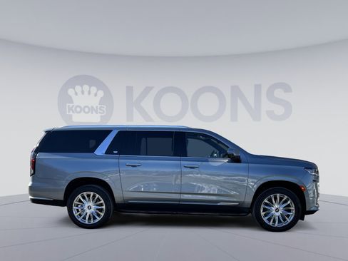Used 2023 Cadillac Escalade ESV Premium Luxury image 7