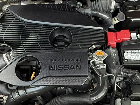 Used 2017 Nissan Juke SV image 16