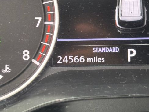 Used 2025 Nissan Pathfinder SV FWD image 20