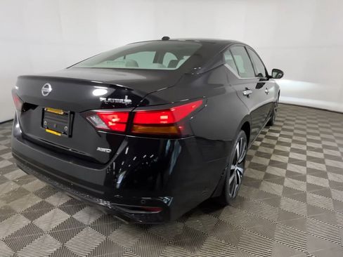 Used 2021 Nissan Altima 2.5 Platinum AWD/4WD image 5
