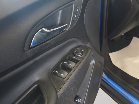 Used 2024 Chevrolet Equinox LT w/ LPO, Floor Liner Package FWD image 11