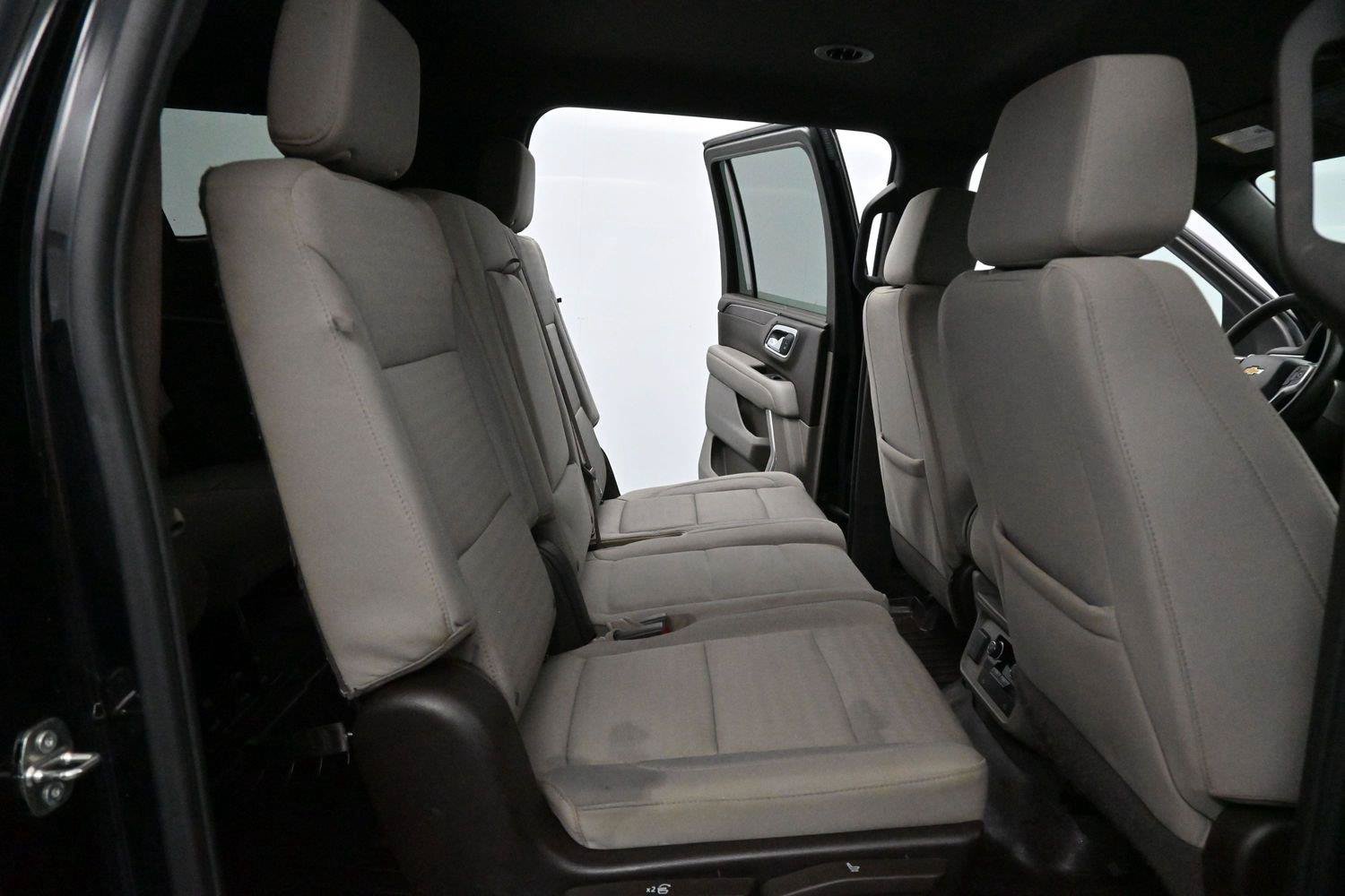 Used 2023 Chevrolet Suburban LS AWD/4WD image 35