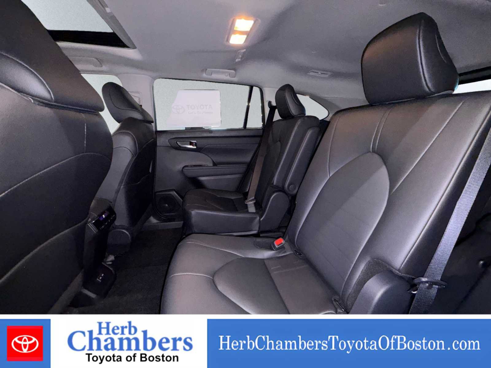 Used 2026 Toyota Highlander XLE AWD/4WD image 17