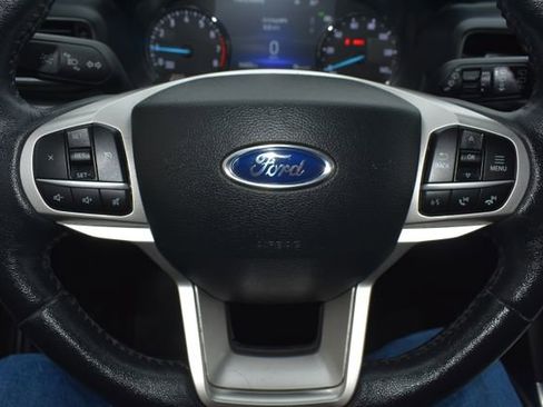 Used 2022 Ford Explorer XLT w/ Equipment Group 202A image 18