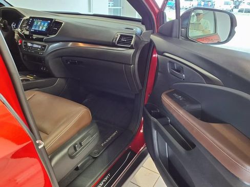 Certified 2025 Honda Passport EX-L image 27