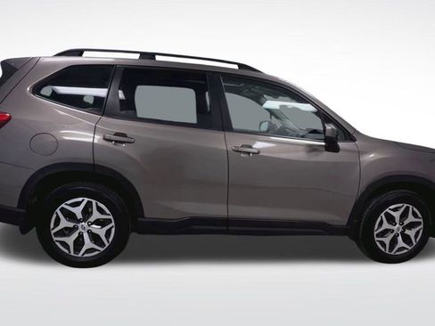 Used 2021 Subaru Forester Premium image 9