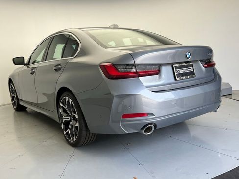 Certified 2025 BMW 330i Sedan RWD image 4