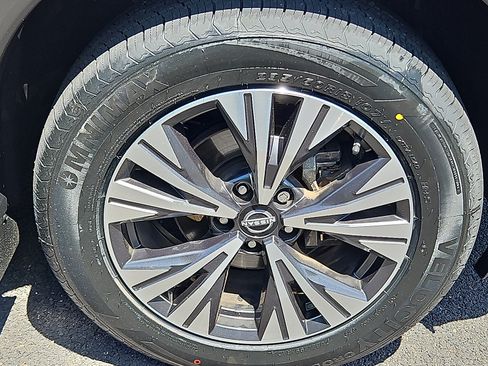 Certified 2023 Nissan Rogue SV AWD/4WD image 8