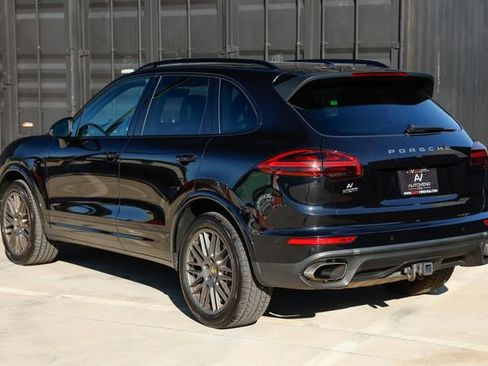 Used 2018 Porsche Cayenne Platinum Edition image 10