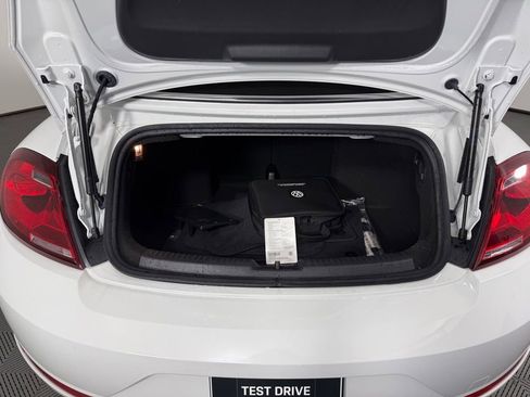 Used 2019 Volkswagen Beetle 2.0T SE image 18