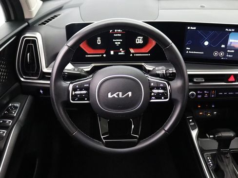 Used 2024 Kia Sorento S w/ Panoramic Sunroof Package FWD image 16