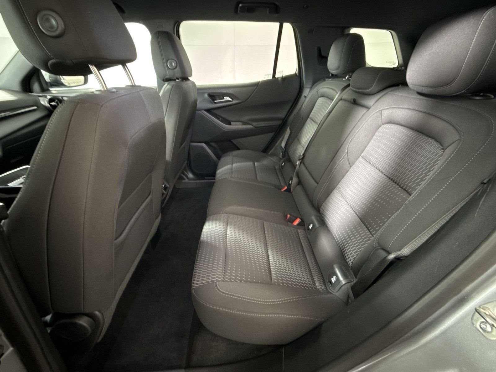 Used 2025 Chevrolet Equinox LT FWD image 24