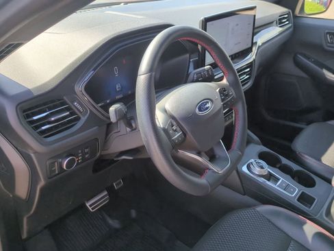 Used 2024 Ford Escape ST-Line w/ Tech Pack #1 AWD/4WD image 10