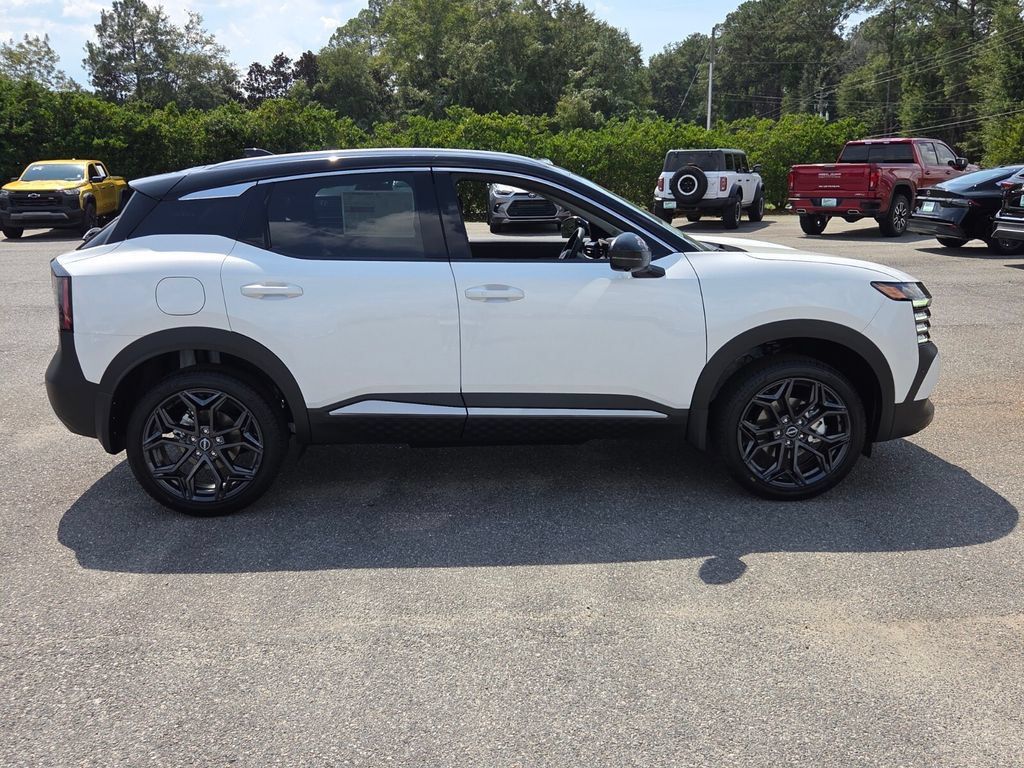 New 2027 Nissan Kicks SR w/ SR Premium Package FWD image 13
