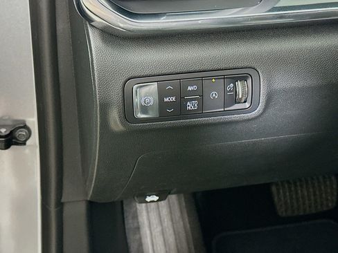 Used 2025 GMC Terrain Elevation AWD/4WD image 17