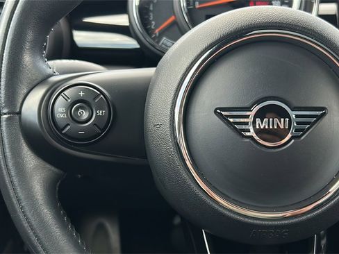 Used 2021 MINI Cooper 2-Door Hardtop image 25