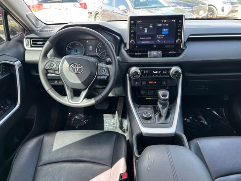 Used 2022 Toyota RAV4 XLE Premium AWD/4WD image 18