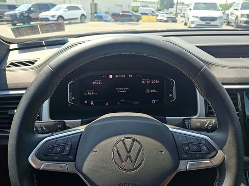 Used 2021 Volkswagen Atlas Cross Sport SEL Premium AWD/4WD image 19