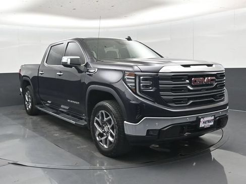Used 2022 GMC Sierra 1500 SLT AWD/4WD image 1