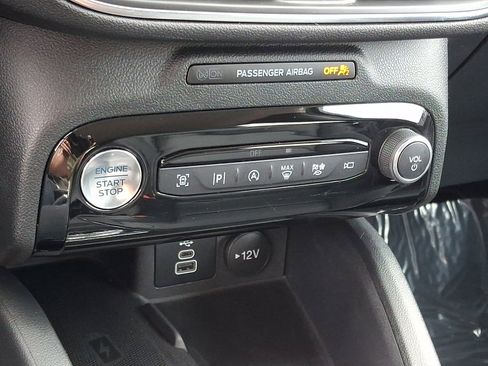 Certified 2024 Ford Escape Platinum AWD/4WD image 16