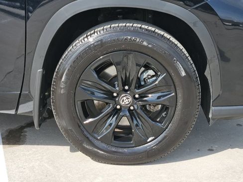 Certified 2026 Toyota Highlander XLE AWD/4WD image 29