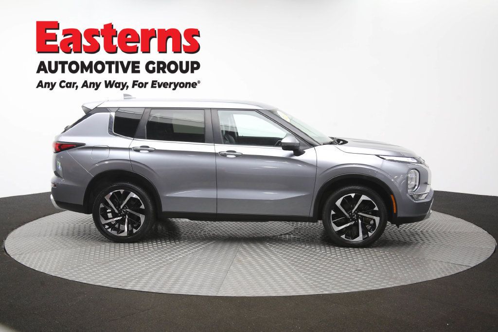Used 2024 Mitsubishi Outlander SE FWD image 46