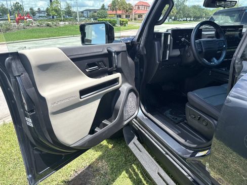 Used 2026 GMC Hummer EV SUV AWD/4WD image 19
