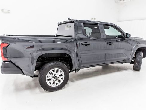Used 2025 Toyota Tacoma SR image 8