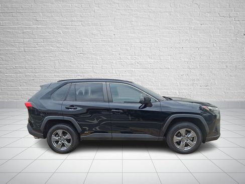 Used 2024 Toyota RAV4 LE AWD/4WD image 7