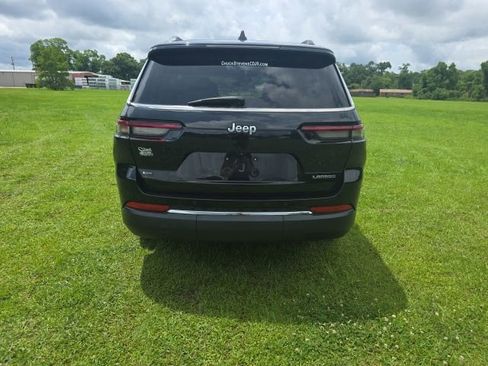 Used 2022 Jeep Grand Cherokee L Laredo w/ Luxury Tech Group I RWD image 7