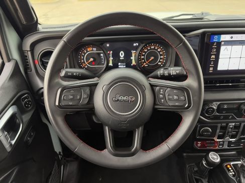 Used 2024 Jeep Wrangler Unlimited Rubicon AWD/4WD image 14