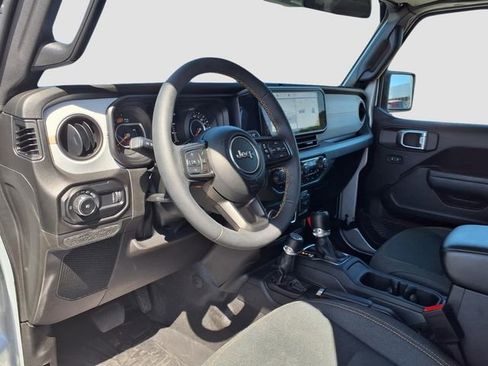 Used 2024 Jeep Wrangler Unlimited Sport AWD/4WD image 16