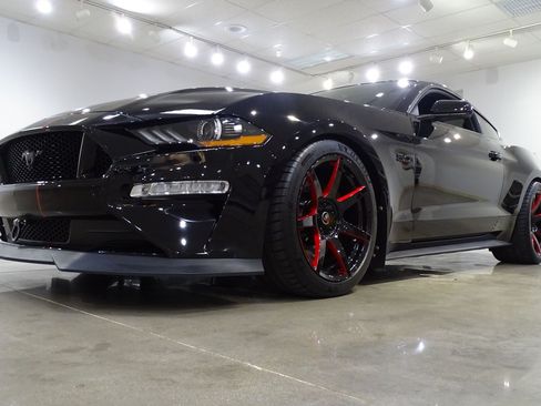 Used 2018 Ford Mustang GT RWD image 4