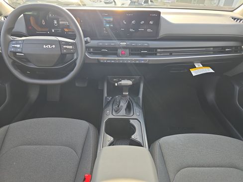 Certified 2025 Kia K4 LX image 16