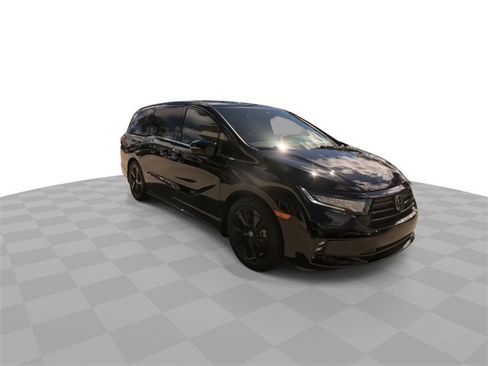 Used 2023 Honda Odyssey Sport image 2