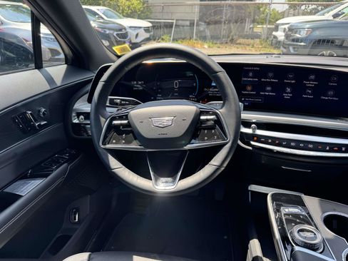 Used 2025 Cadillac Lyriq Sport AWD/4WD image 12