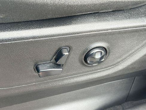 Used 2020 RAM 1500 Big Horn RWD image 14