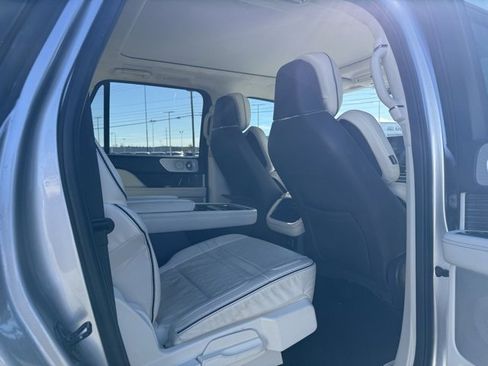 Used 2022 Lincoln Navigator L Black Label image 12