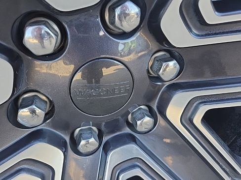 Used 2024 Jeep Wagoneer Series II image 25