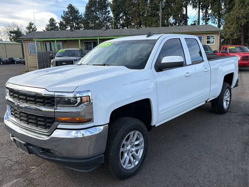 Used 2018 Chevrolet Silverado 1500 LT w/ Trailering Package AWD/4WD image 6