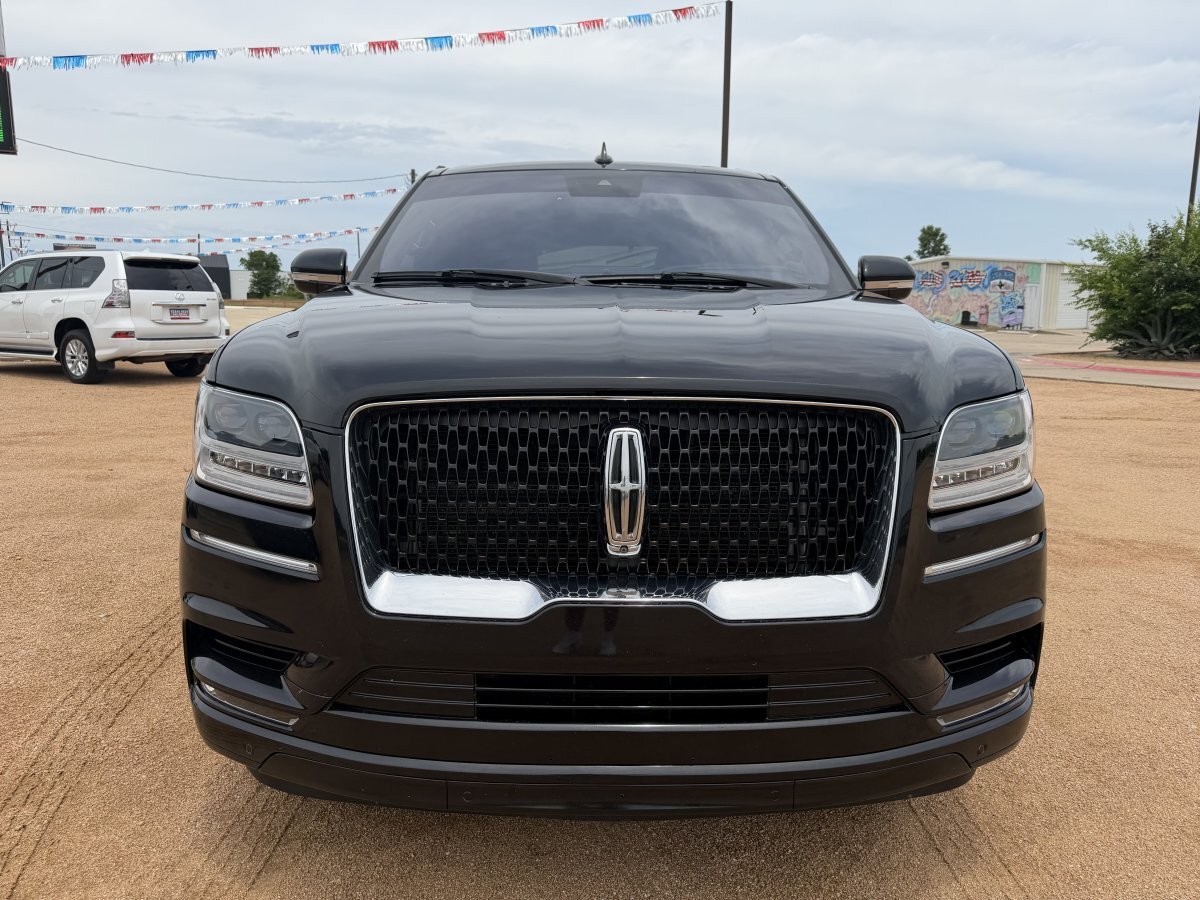 Used 2020 Lincoln Navigator Reserve w/ Equipment Group 208A Reserve AWD/4WD image 2