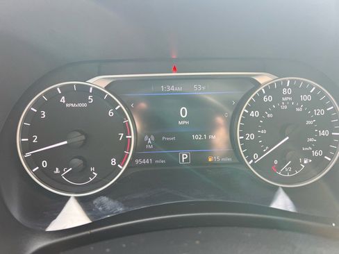 Used 2023 Nissan Sentra SV w/ SV Premium Package image 11